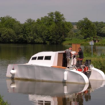 Hausbot Catamaran